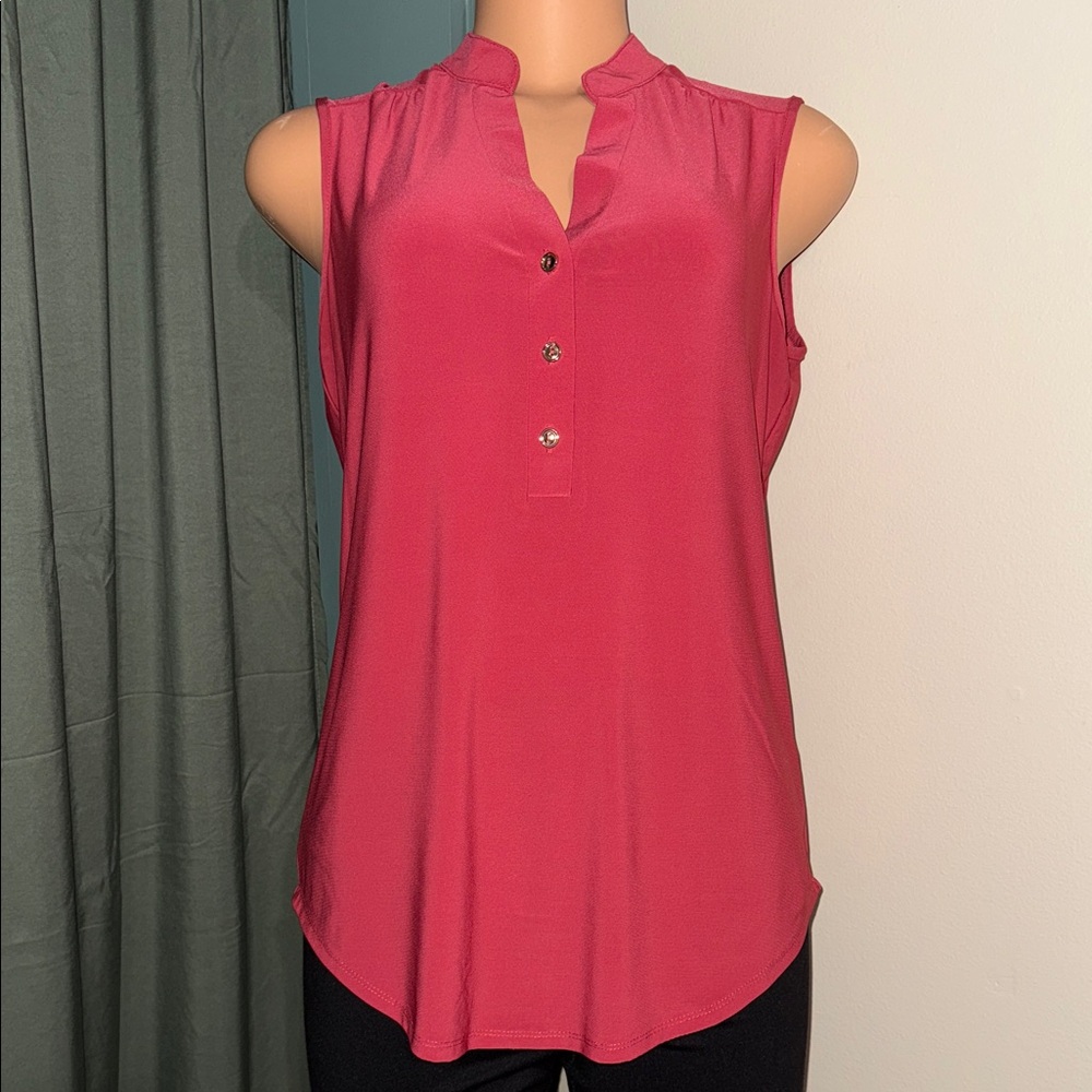 Chic Sleeveless Button-Up Blouse in Vibrant Pink
